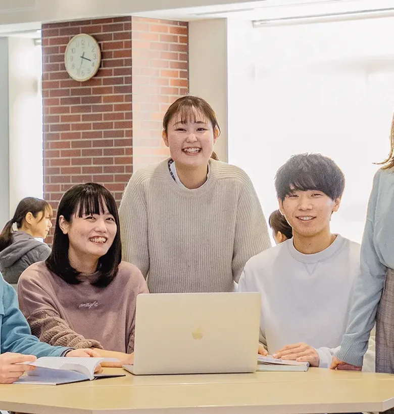 御井キャンパスでの大学生の様子